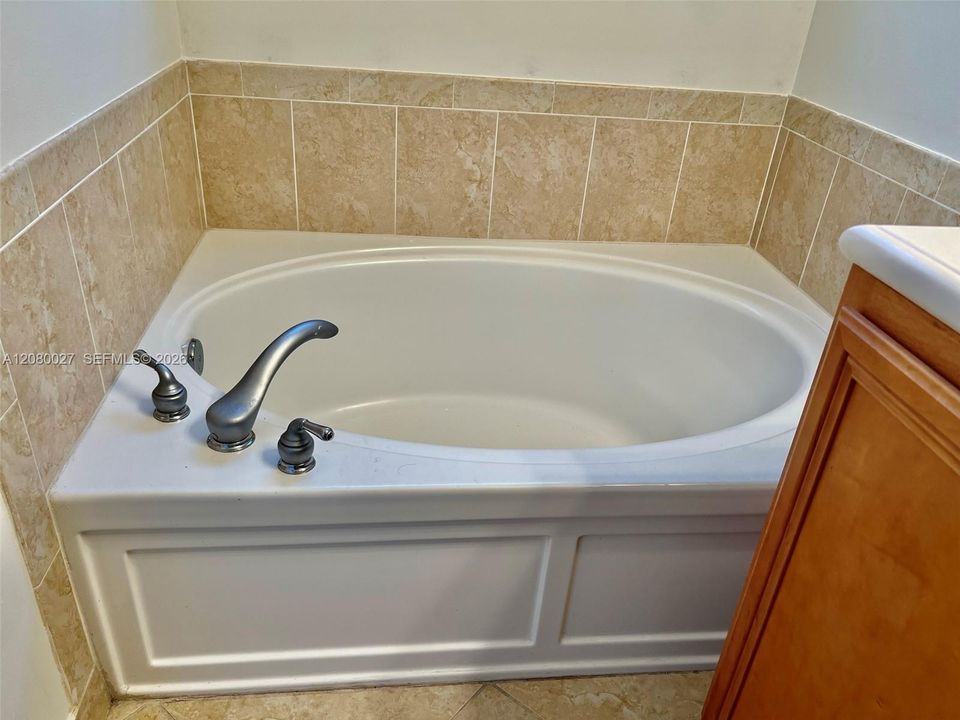 For Sale: $457,500 (3 beds, 2 baths, 1897 Square Feet)