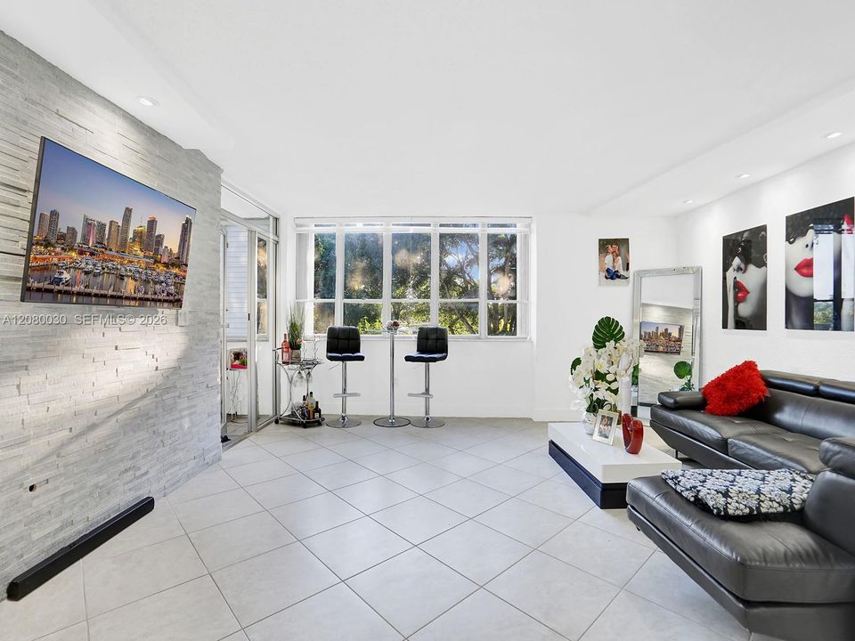 На продажу: $385,999 (3 спален, 2 ванн, 1700 Квадратных фут)