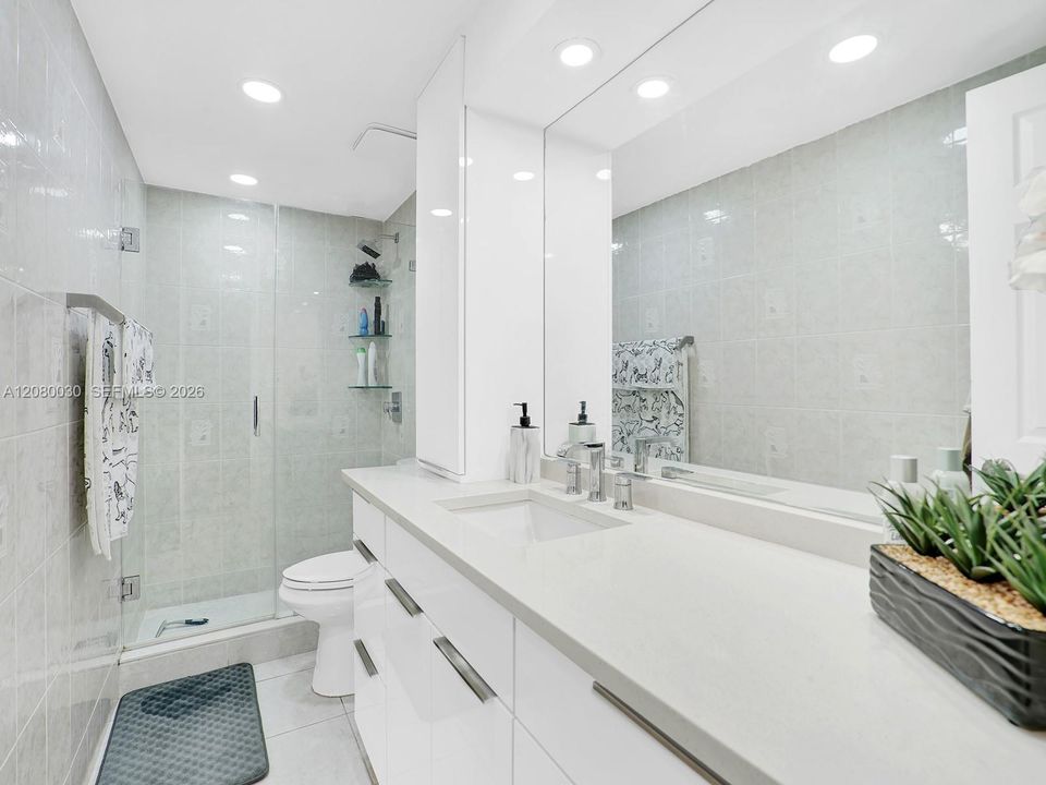 На продажу: $385,999 (3 спален, 2 ванн, 1700 Квадратных фут)