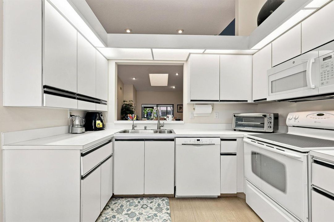 14-013_F8_6013 Sunny Pointe Cir