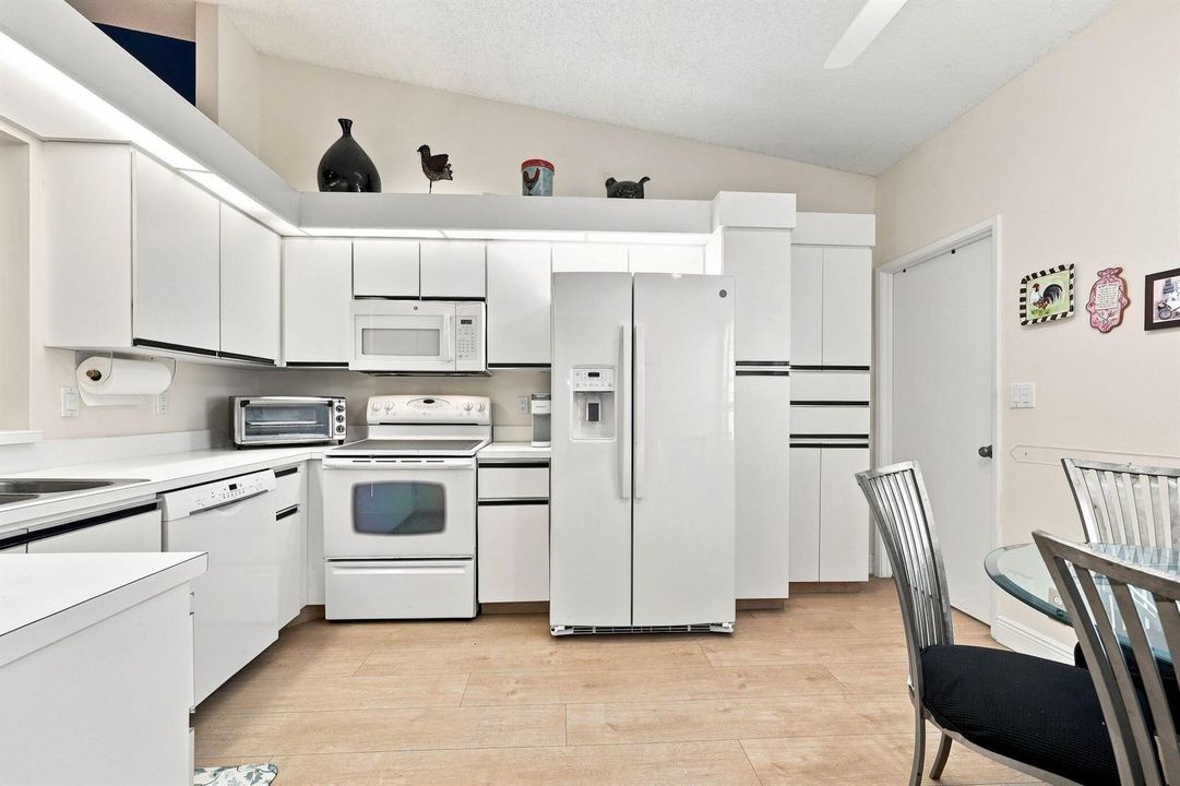 16-015_F8_6013 Sunny Pointe Cir