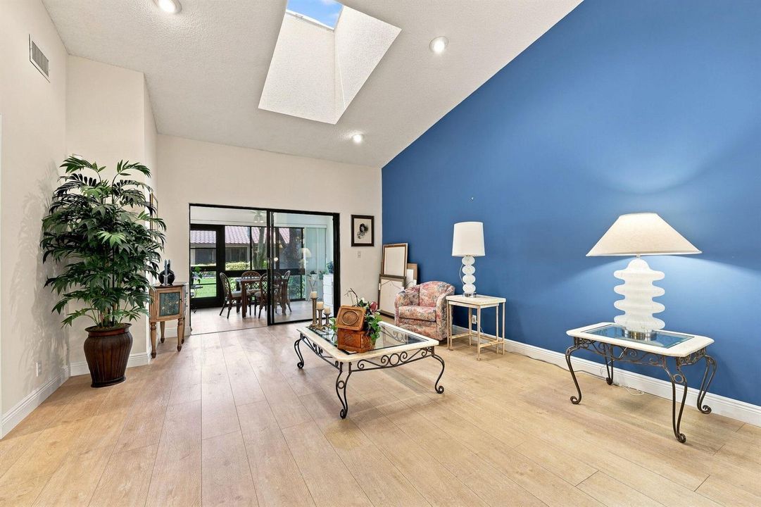 13-012_F8_6013 Sunny Pointe Cir