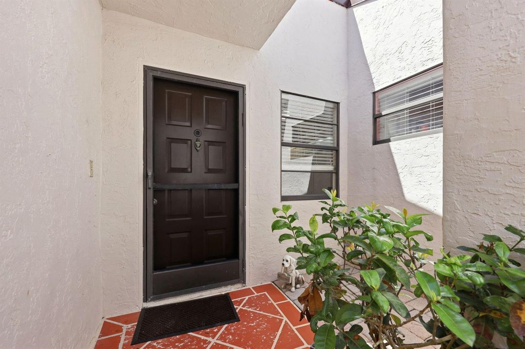 6-005_F8_6013 Sunny Pointe Cir