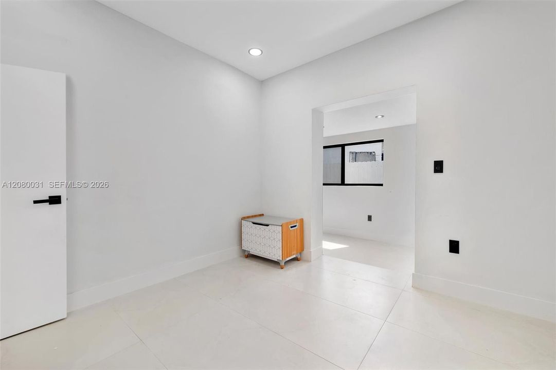 На продажу: $749,000 (3 спален, 2 ванн, 1740 Квадратных фут)