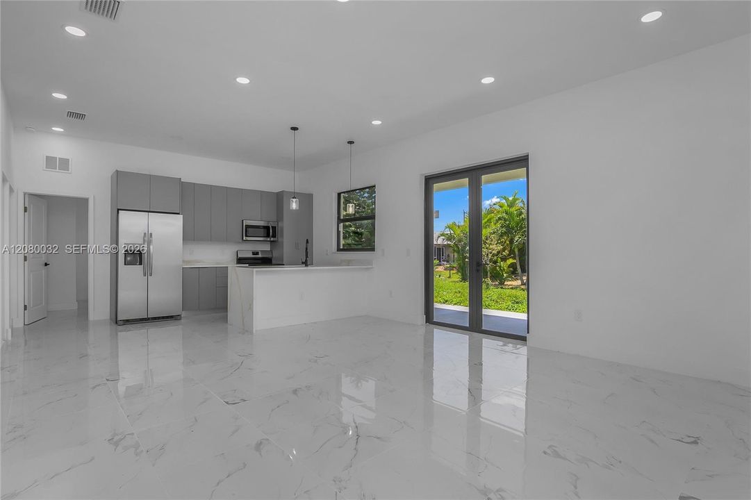 For Sale: $375,000 (3 beds, 3 baths, 0 Square Feet)
