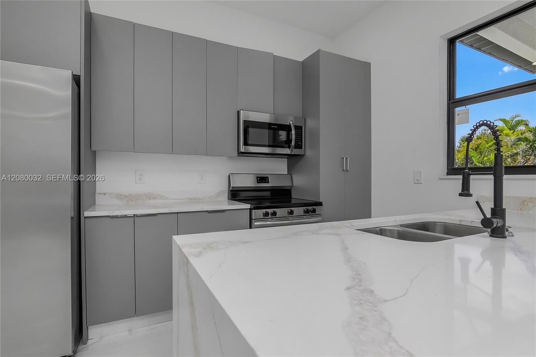 For Sale: $375,000 (3 beds, 3 baths, 0 Square Feet)