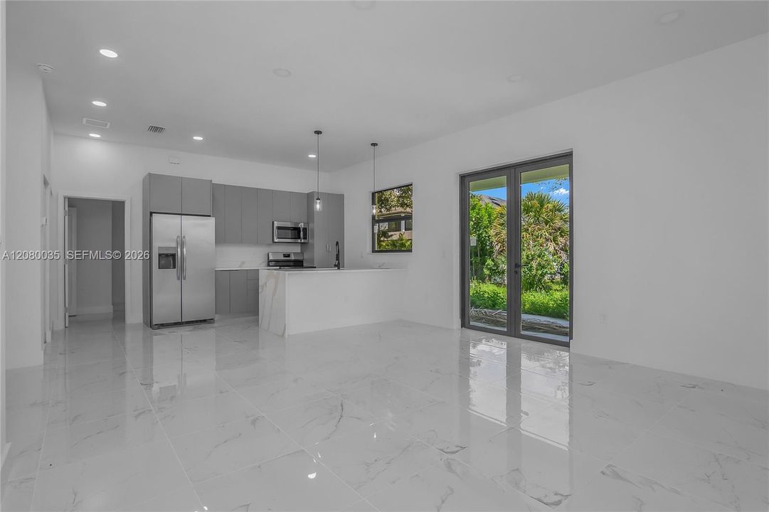 For Sale: $370,000 (3 beds, 3 baths, 0 Square Feet)
