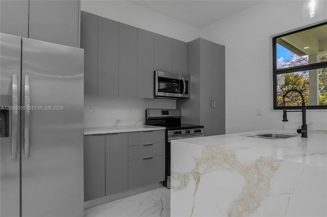 For Sale: $370,000 (3 beds, 3 baths, 0 Square Feet)