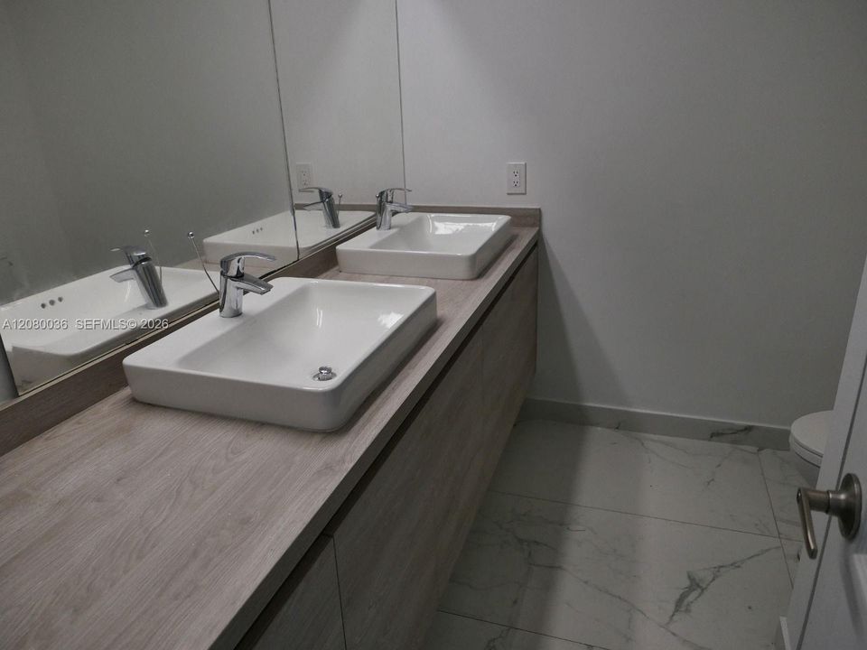 В аренду: $2,700 (2 спален, 2 ванн, 1310 Квадратных фут)