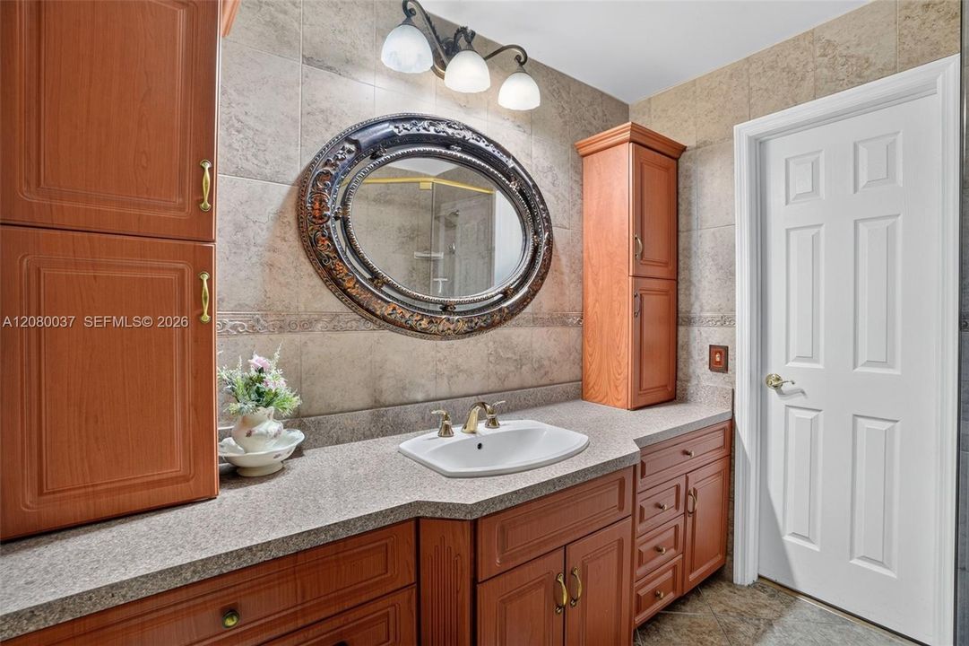 For Sale: $599,000 (3 beds, 2 baths, 1420 Square Feet)