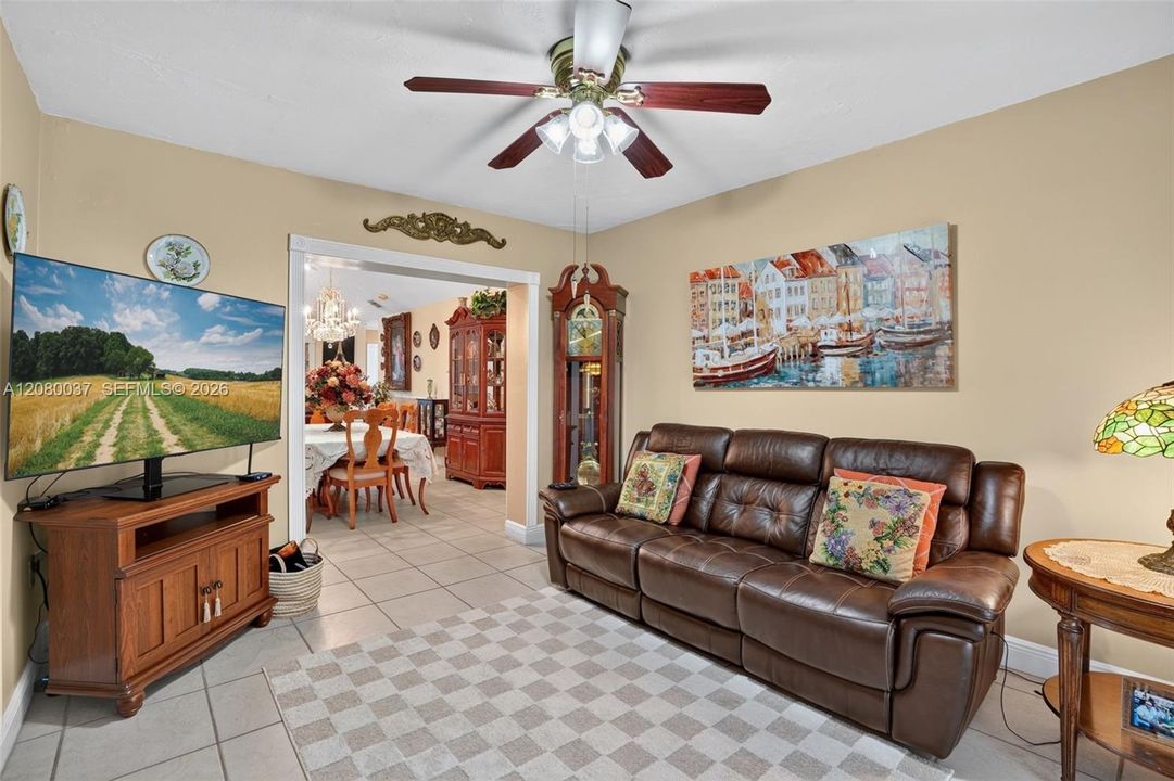 For Sale: $599,000 (3 beds, 2 baths, 1420 Square Feet)