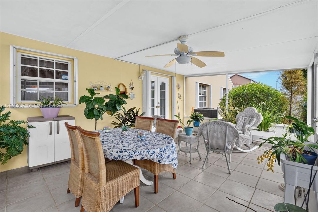 For Sale: $599,000 (3 beds, 2 baths, 1420 Square Feet)