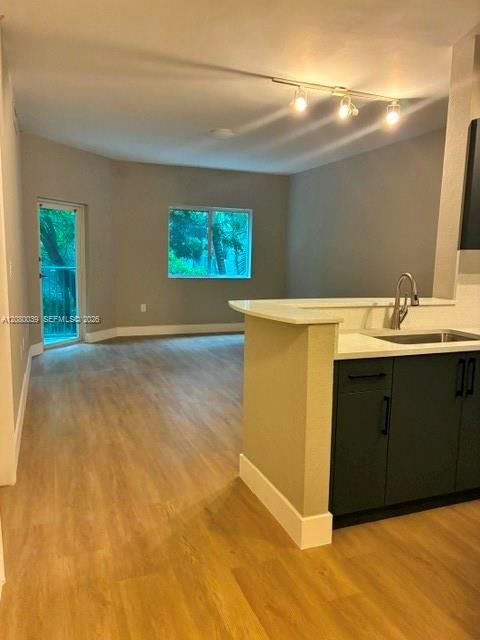 For Rent: $2,200 (1 beds, 1 baths, 720 Square Feet)