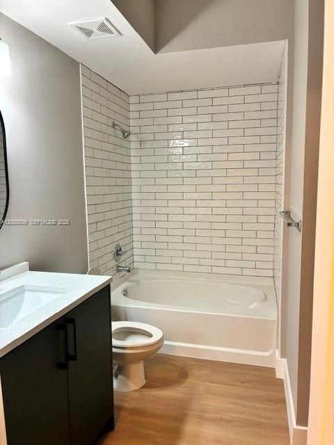 For Rent: $2,200 (1 beds, 1 baths, 720 Square Feet)