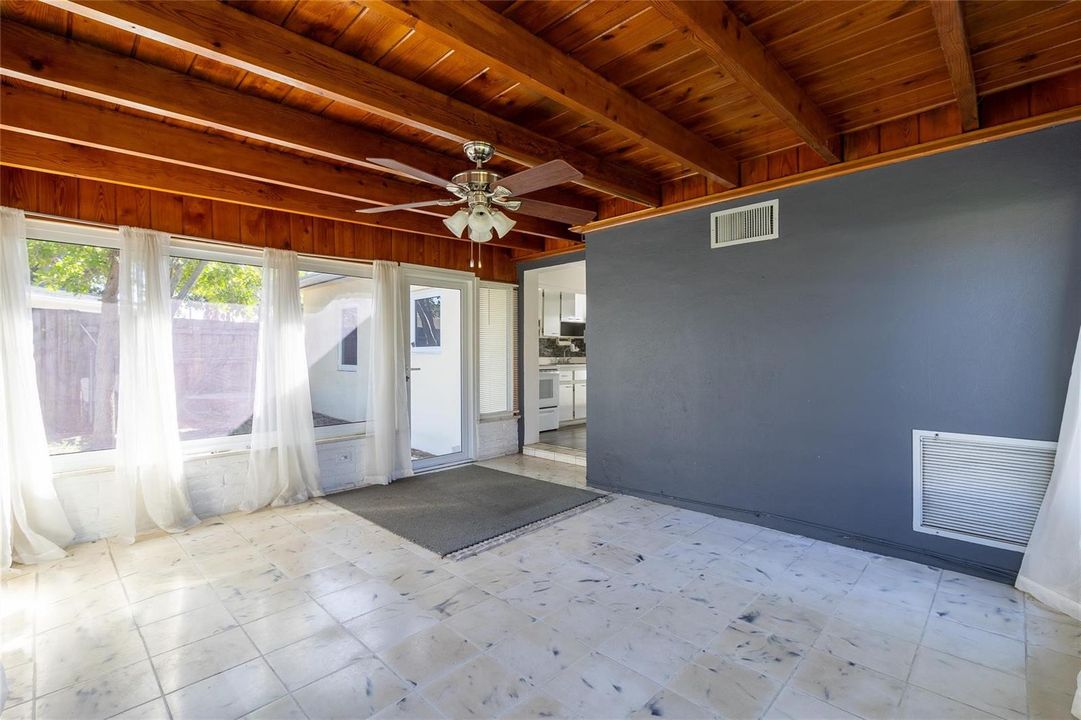 Spacious Florida Room
