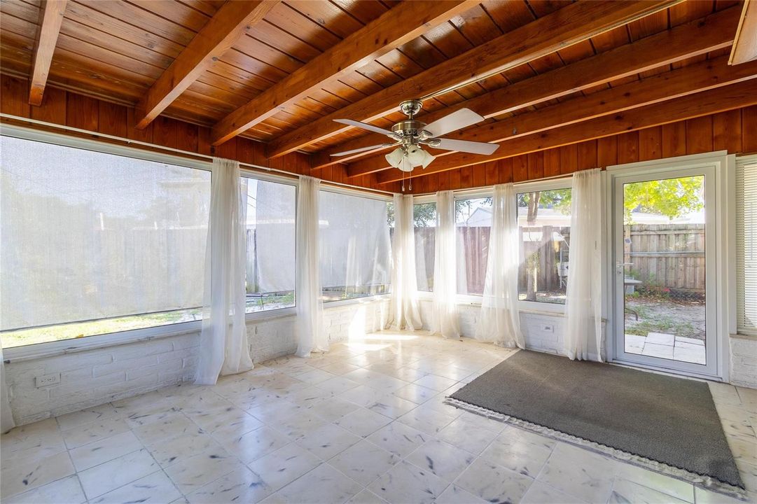 Spacious Florida Room