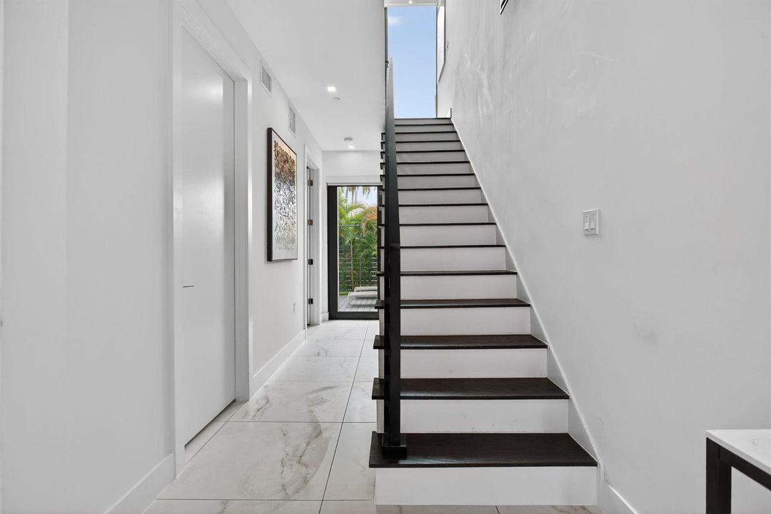 56-web-or-mls-1044-4843