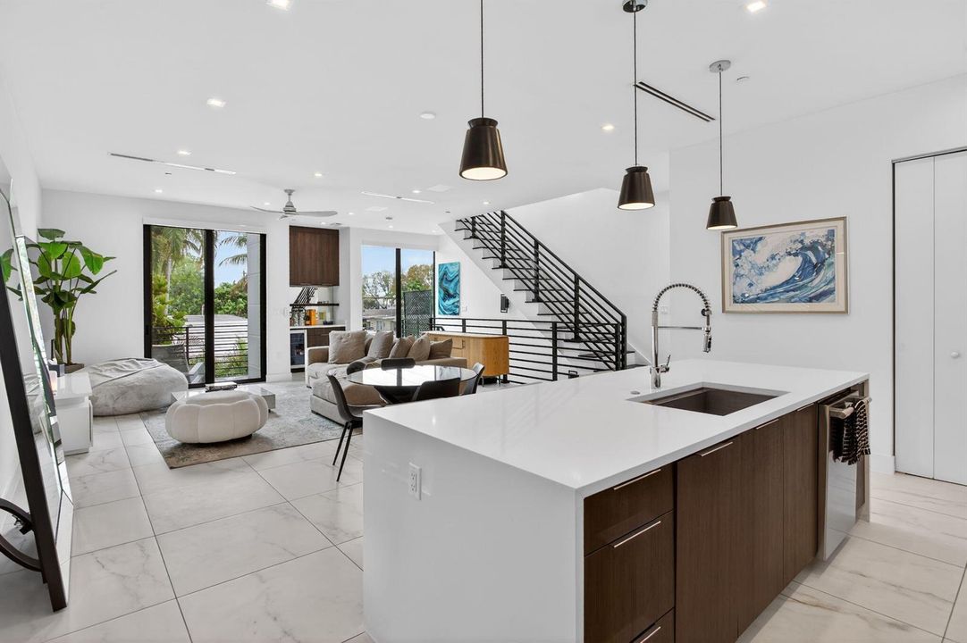 22-web-or-mls-1044-4653