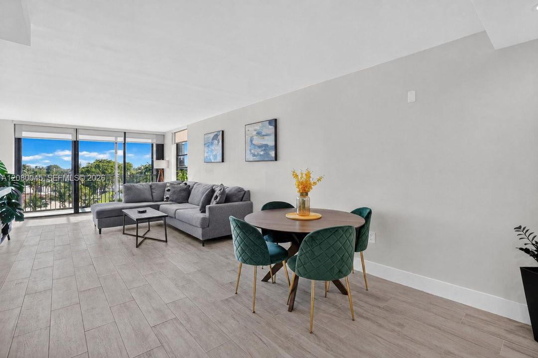 En Venta: $374,700 (2 camas, 2 baños, 1158 Pies cuadrados)