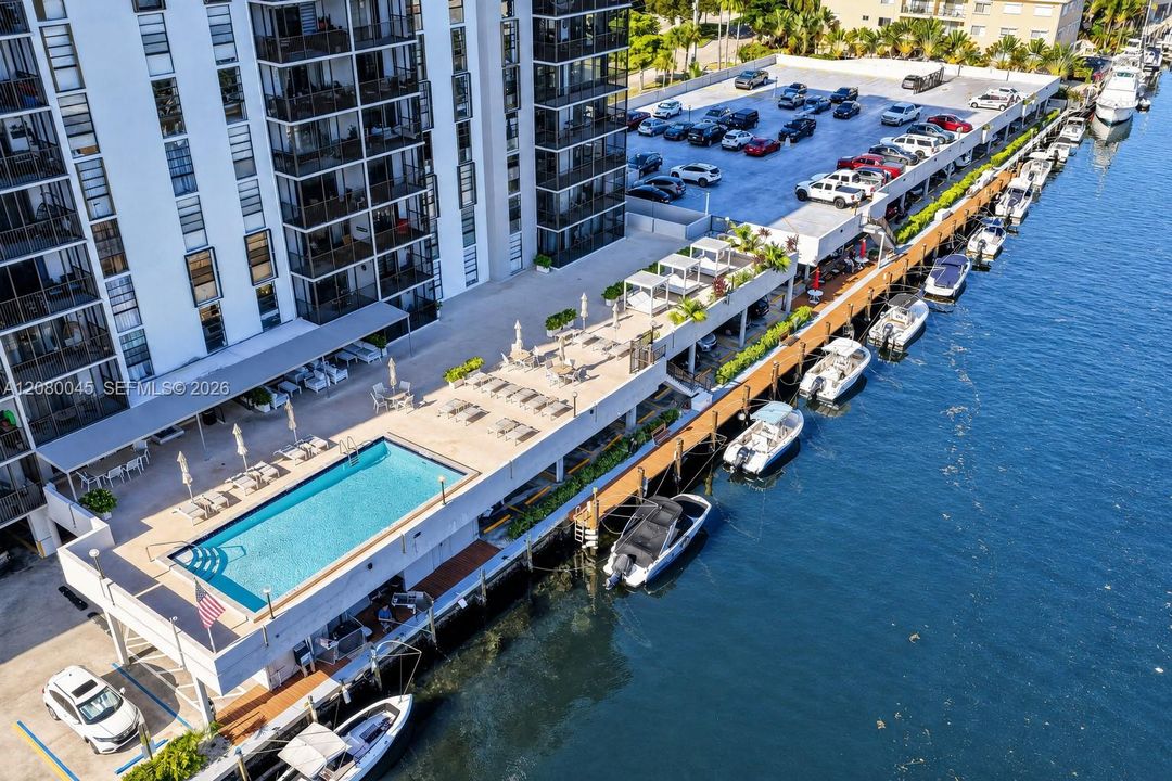 En Venta: $374,700 (2 camas, 2 baños, 1158 Pies cuadrados)