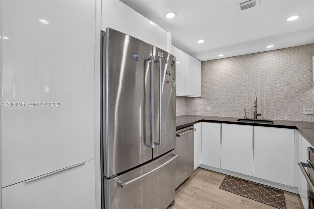 En Venta: $374,700 (2 camas, 2 baños, 1158 Pies cuadrados)