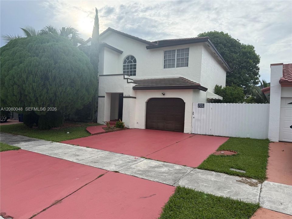 For Rent: $3,900 (4 beds, 2 baths, 2020 Square Feet)