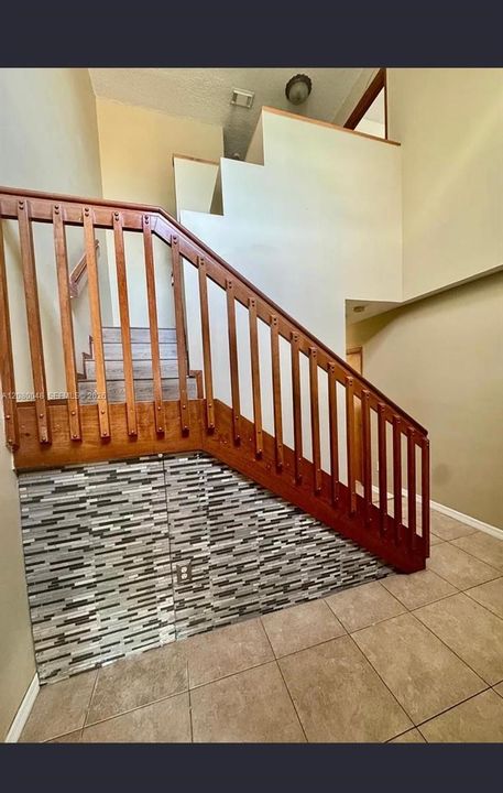 For Rent: $3,900 (4 beds, 2 baths, 2020 Square Feet)