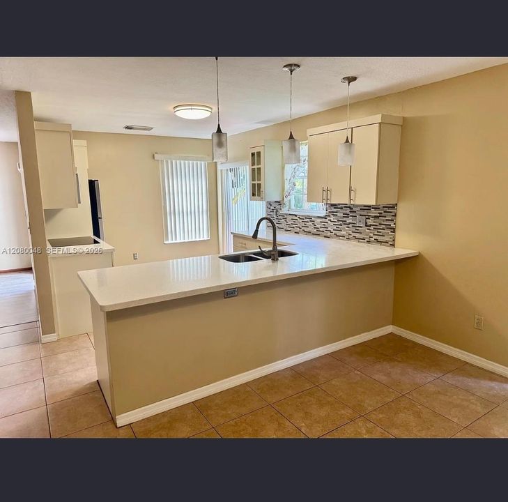 For Rent: $3,900 (4 beds, 2 baths, 2020 Square Feet)