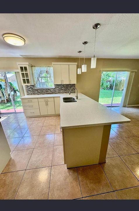 For Rent: $3,900 (4 beds, 2 baths, 2020 Square Feet)