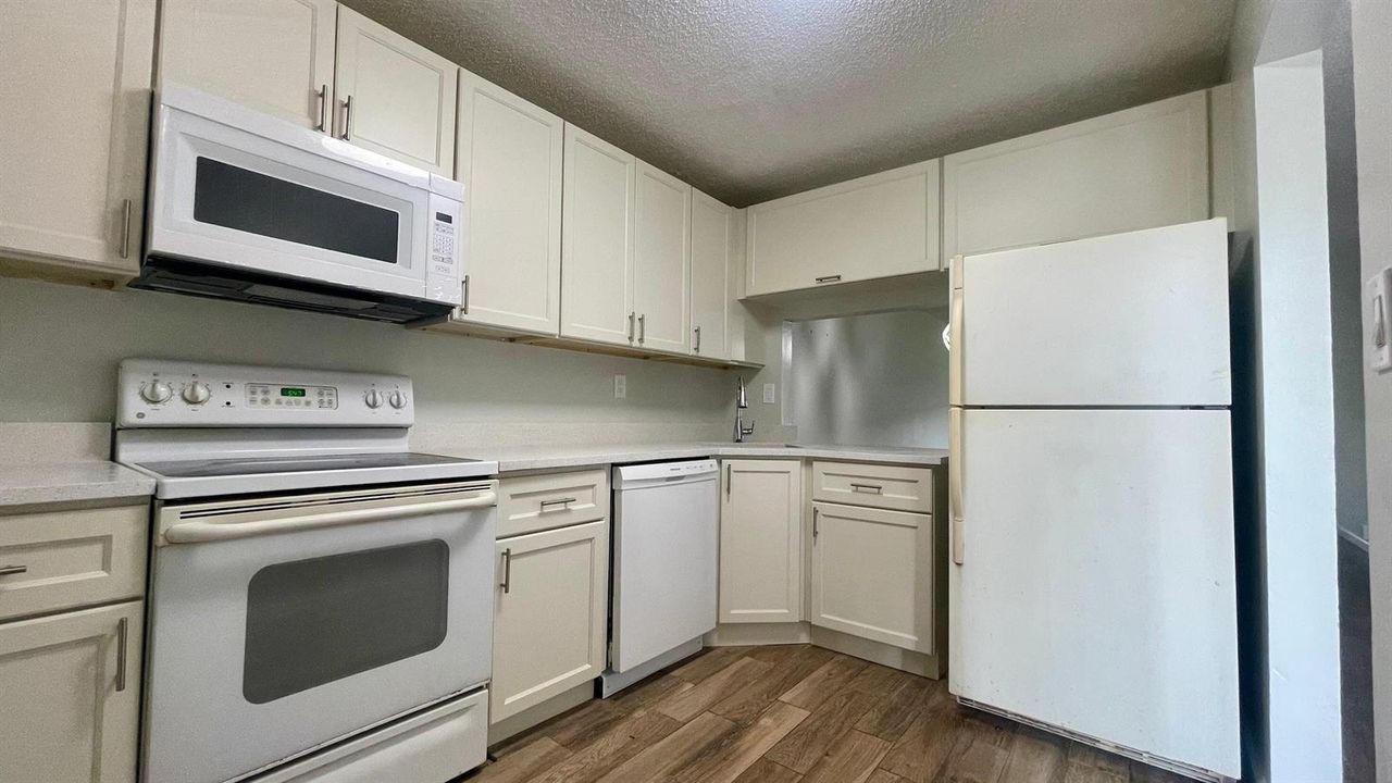 1801- Kitchen 3