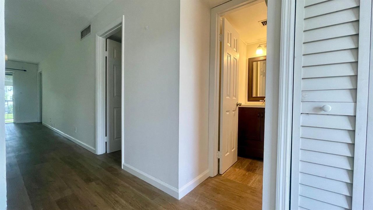 1801- Guest Bathroom- Living