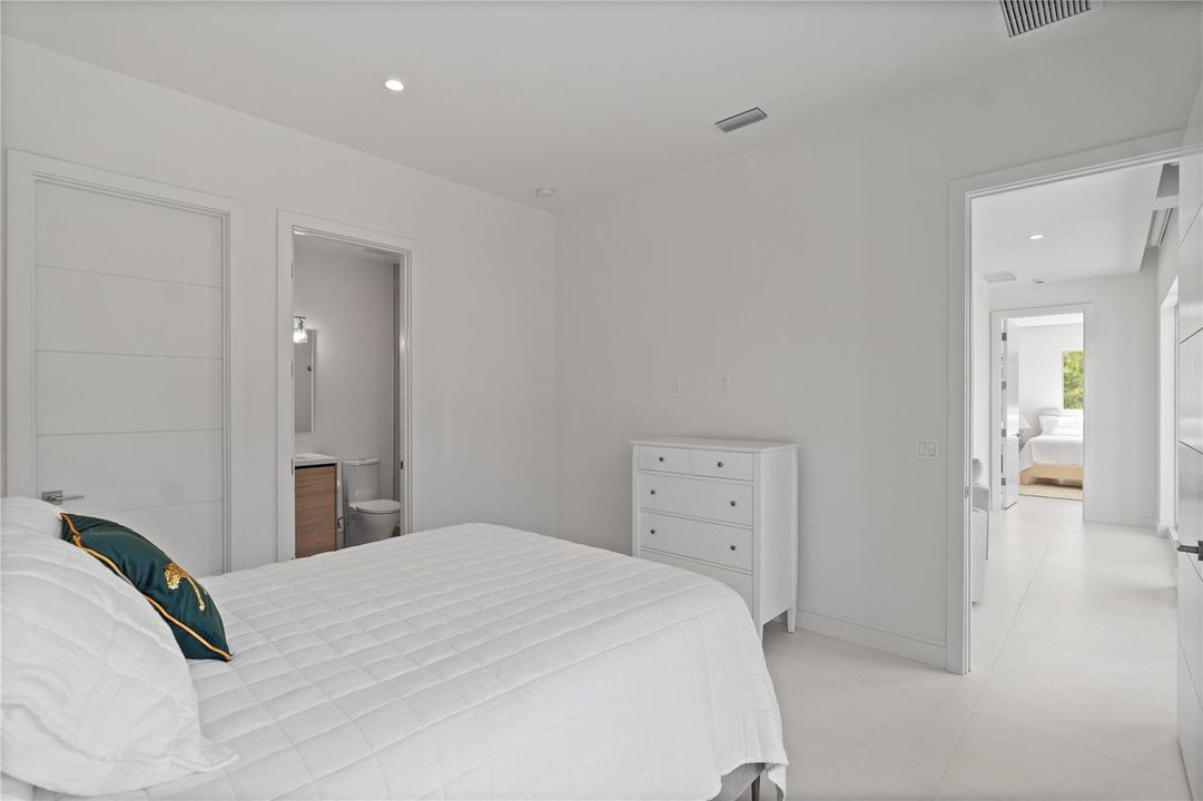 2nd Ensuite