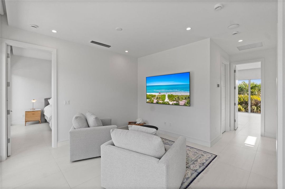 2nd level sitting room