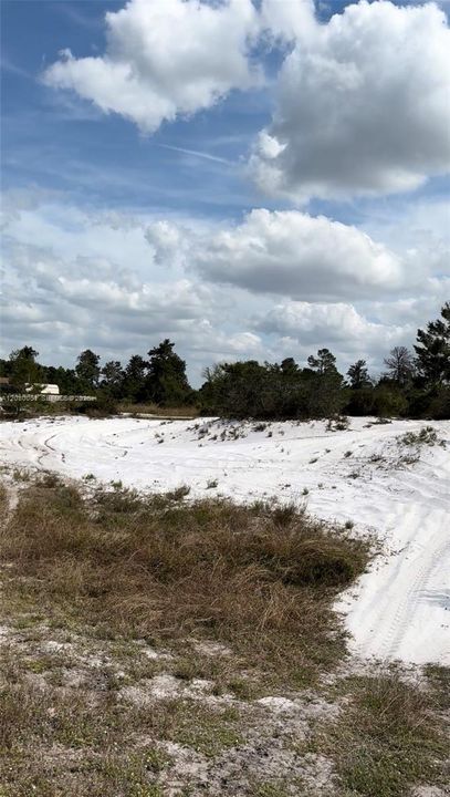 На продажу: $19,900 (0.26 acres)