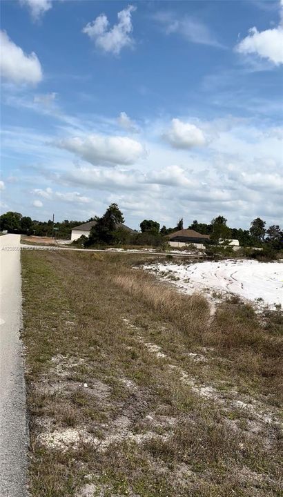 На продажу: $19,900 (0.26 acres)