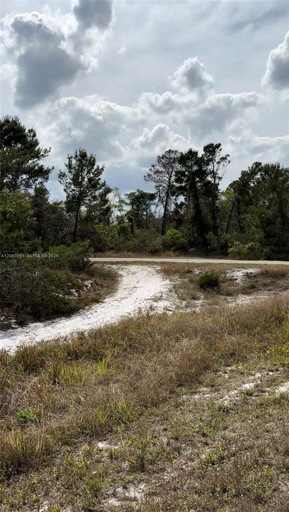 На продажу: $19,900 (0.26 acres)