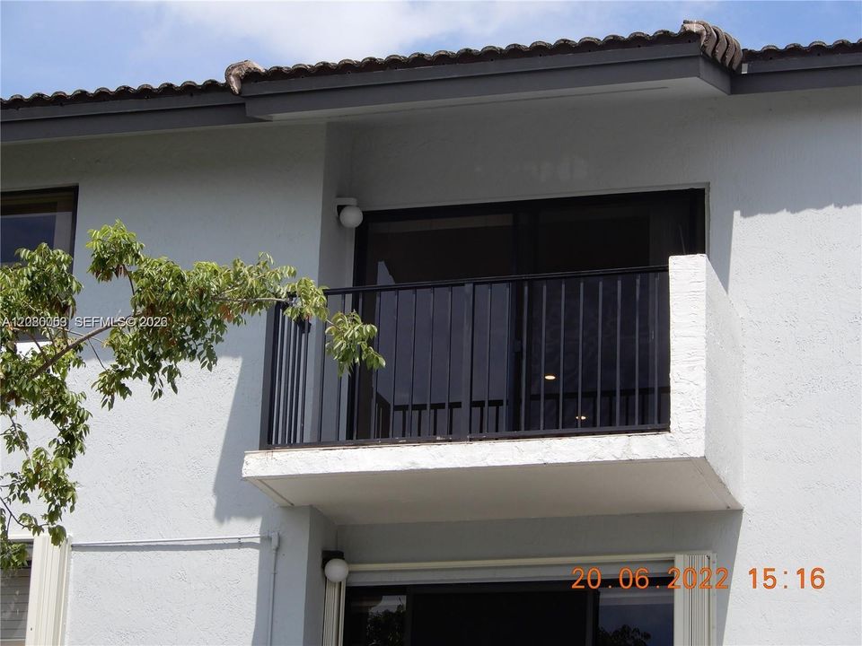 For Rent: $1,900 (1 beds, 1 baths, 679 Square Feet)
