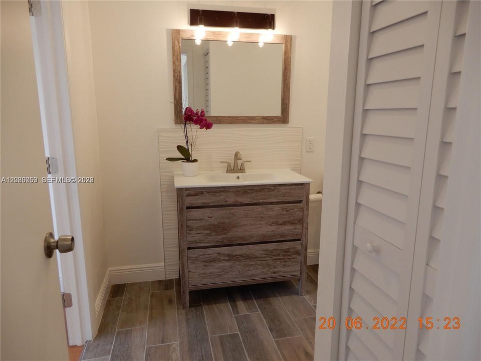 For Rent: $1,900 (1 beds, 1 baths, 679 Square Feet)
