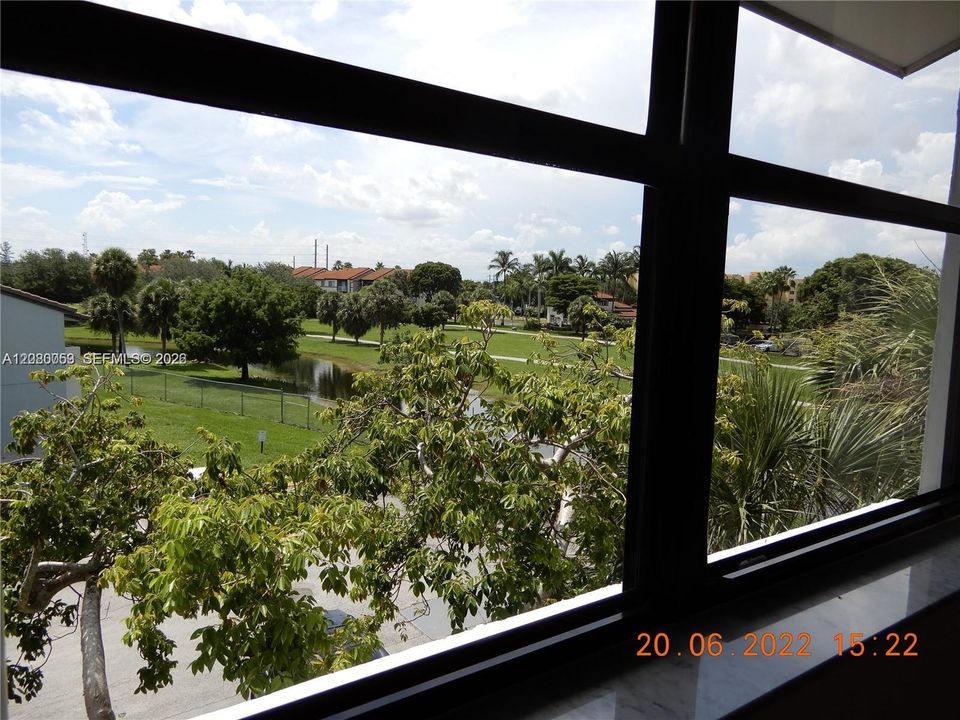 For Rent: $1,900 (1 beds, 1 baths, 679 Square Feet)