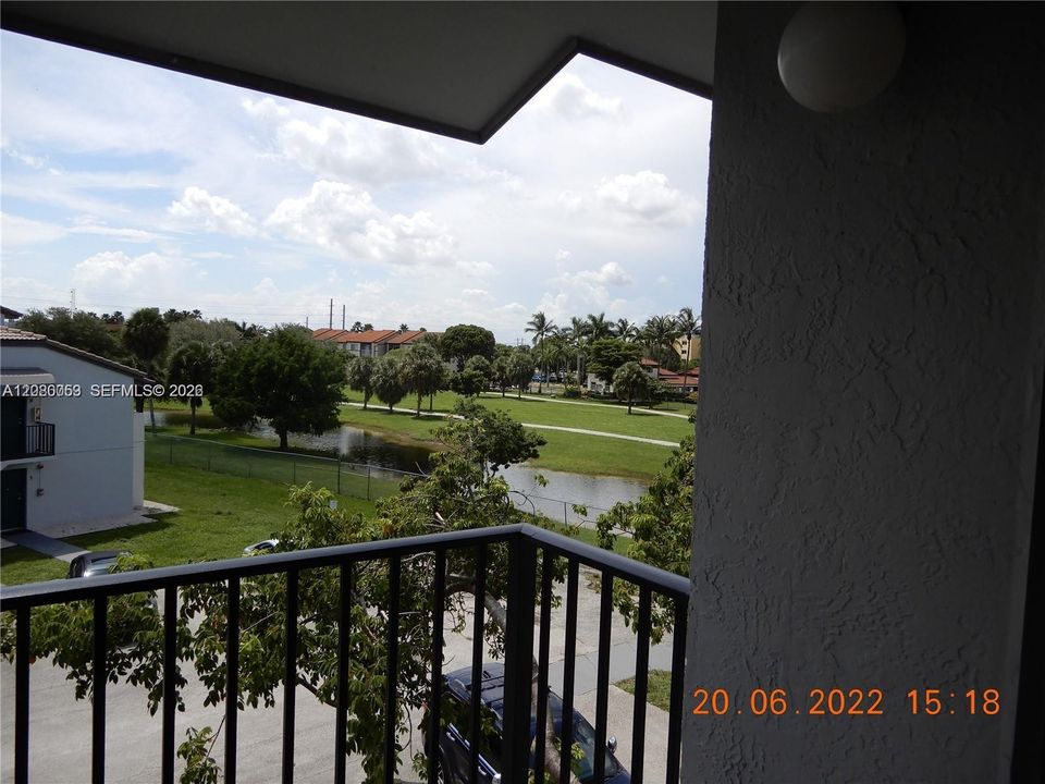For Rent: $1,900 (1 beds, 1 baths, 679 Square Feet)
