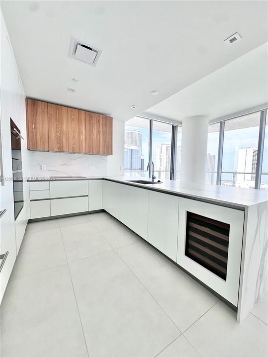 For Rent: $8,500 (2 beds, 2 baths, 1326 Square Feet)