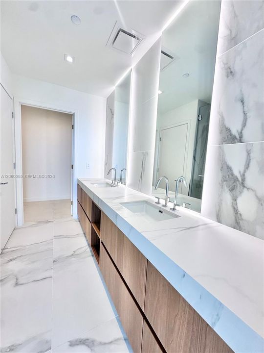 For Rent: $8,500 (2 beds, 2 baths, 1326 Square Feet)