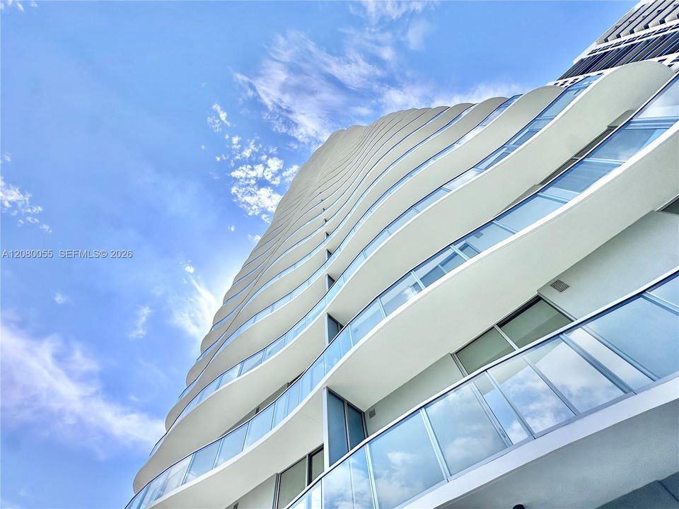 For Rent: $8,500 (2 beds, 2 baths, 1326 Square Feet)