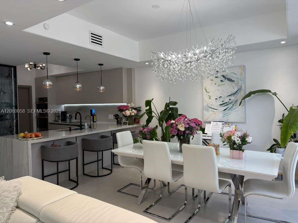 For Sale: $1,649,000 (3 beds, 2 baths, 2338 Square Feet)