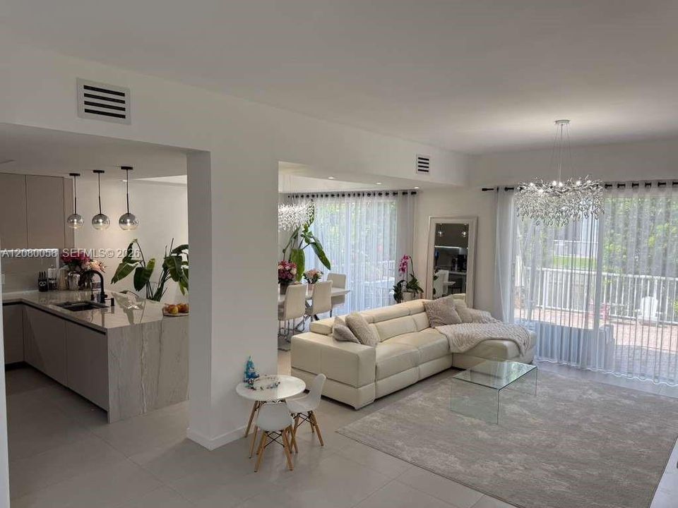 For Sale: $1,649,000 (3 beds, 2 baths, 2338 Square Feet)