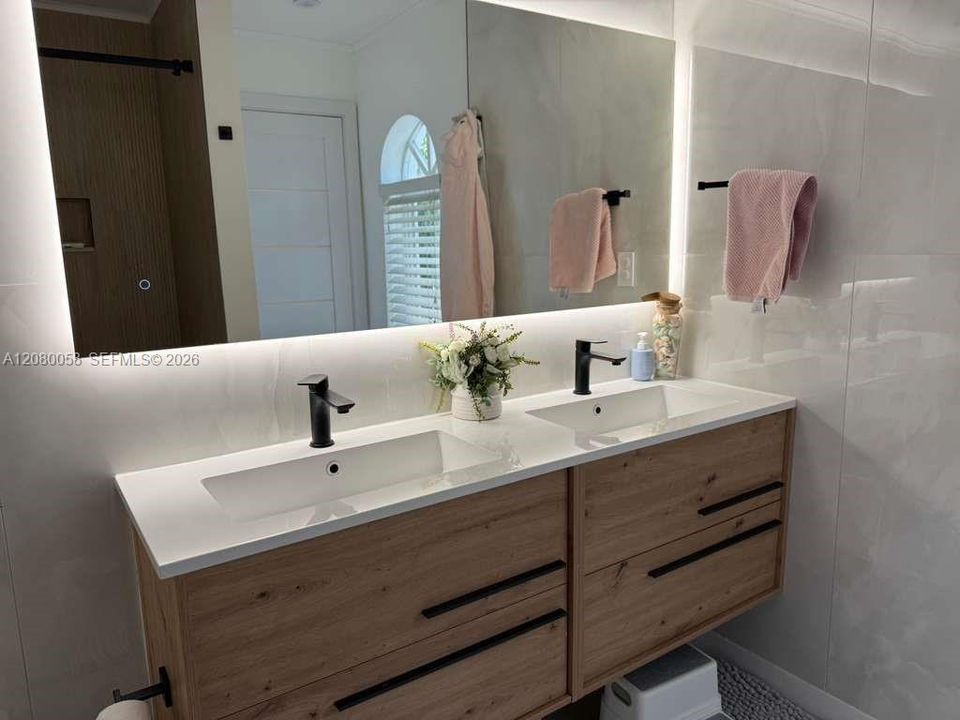 For Sale: $1,649,000 (3 beds, 2 baths, 2338 Square Feet)