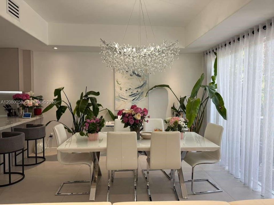 For Sale: $1,649,000 (3 beds, 2 baths, 2338 Square Feet)