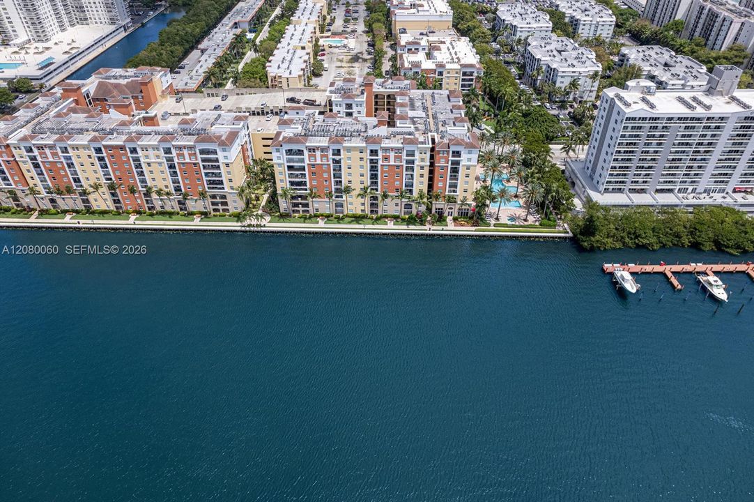 На продажу: $339,000 (1 спален, 1 ванн, 673 Квадратных фут)