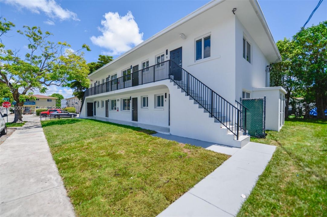 For Rent: $1,900 (1 beds, 1 baths, 517 Square Feet)