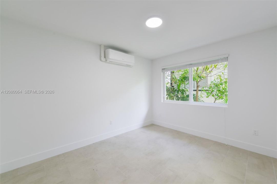 For Rent: $1,900 (1 beds, 1 baths, 517 Square Feet)
